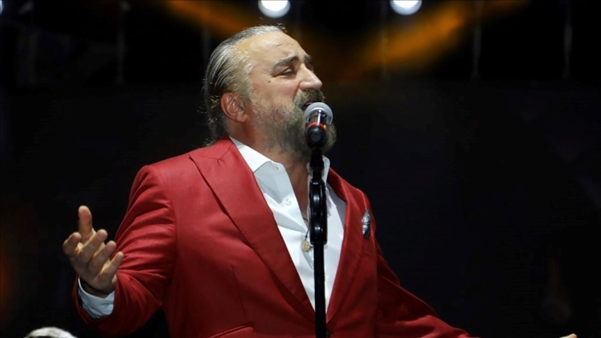 Konserde kalp krizi geçiren Volkan Konak hayatını kaybetti