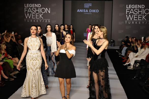 ANISA DİKO, LEGEND FASHION WEEK 2025’TE BÜYÜK BİR İZ BIRAKTI