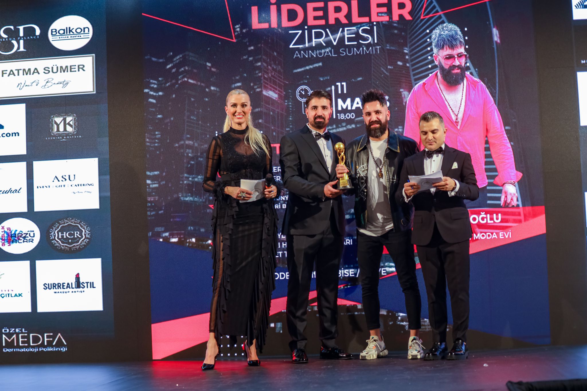 Emrullah Köroğlu “Yılın Modacısı” Seçildi