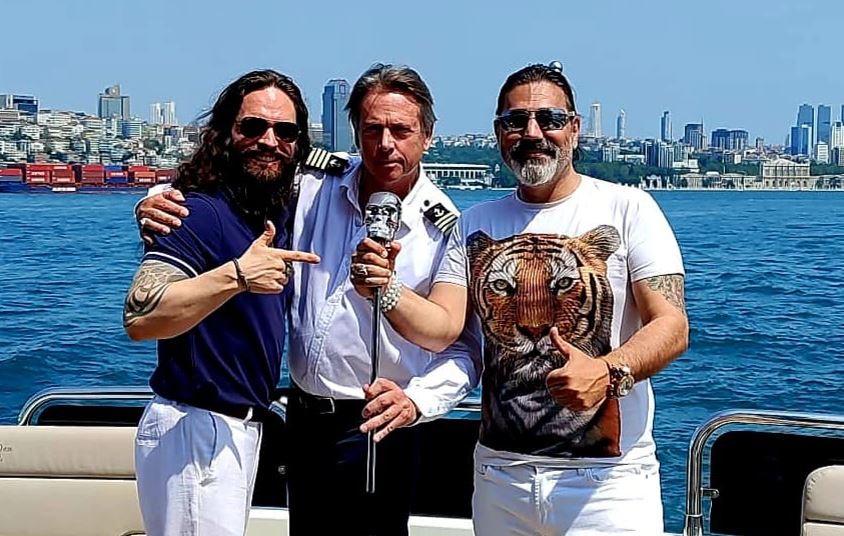 HOLLYWOOD YILDIZLARIYLA DOLU BABALAR GÜNÜ SÜRPRİZİ: RAMİZ ÖZBAY’DAN “CANIM BABAM”