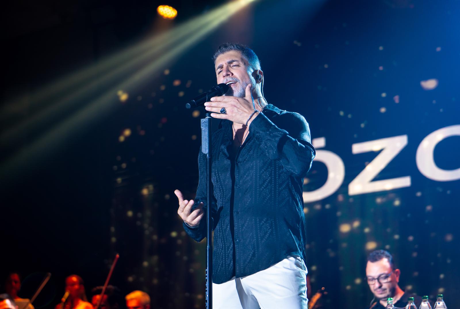 Özcan Deniz’in Kıbrıs Tarzı: “Noel Baba Gibi Takılacağım”