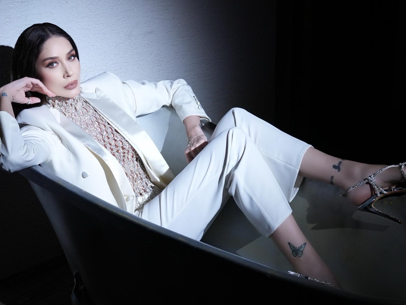 Ece Gürsel’den Yeni Hit: “Kalbin Yalan”