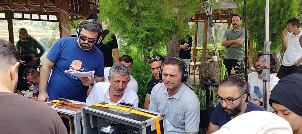 FİLM SETİNDE BÜYÜK ACI: GANİ RÜZGAR ŞAVATA’NIN KİRVESİ KALP KRİZİNE YENİK DÜŞTÜ