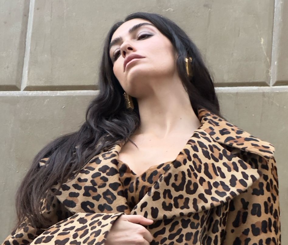 HAZAR ERGÜÇLÜ’DEN SOSYAL MEDYADA STİL FIRTINASI