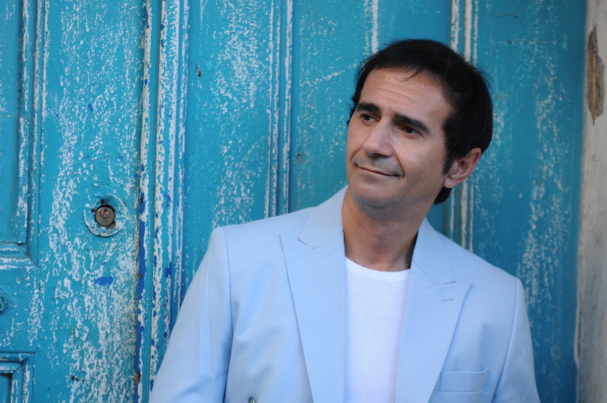 Engin Gül’den İlk Albüm: “Ben Geldim” – 37 Yıllık Sahne Deneyiminin Duygusal Yansıması