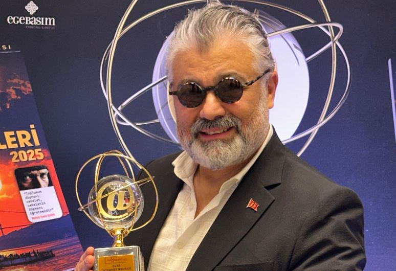 Ünlü yönetmen Ali Eşitmez ‘e En İyi Klip Yönetmeni ” Ödülü