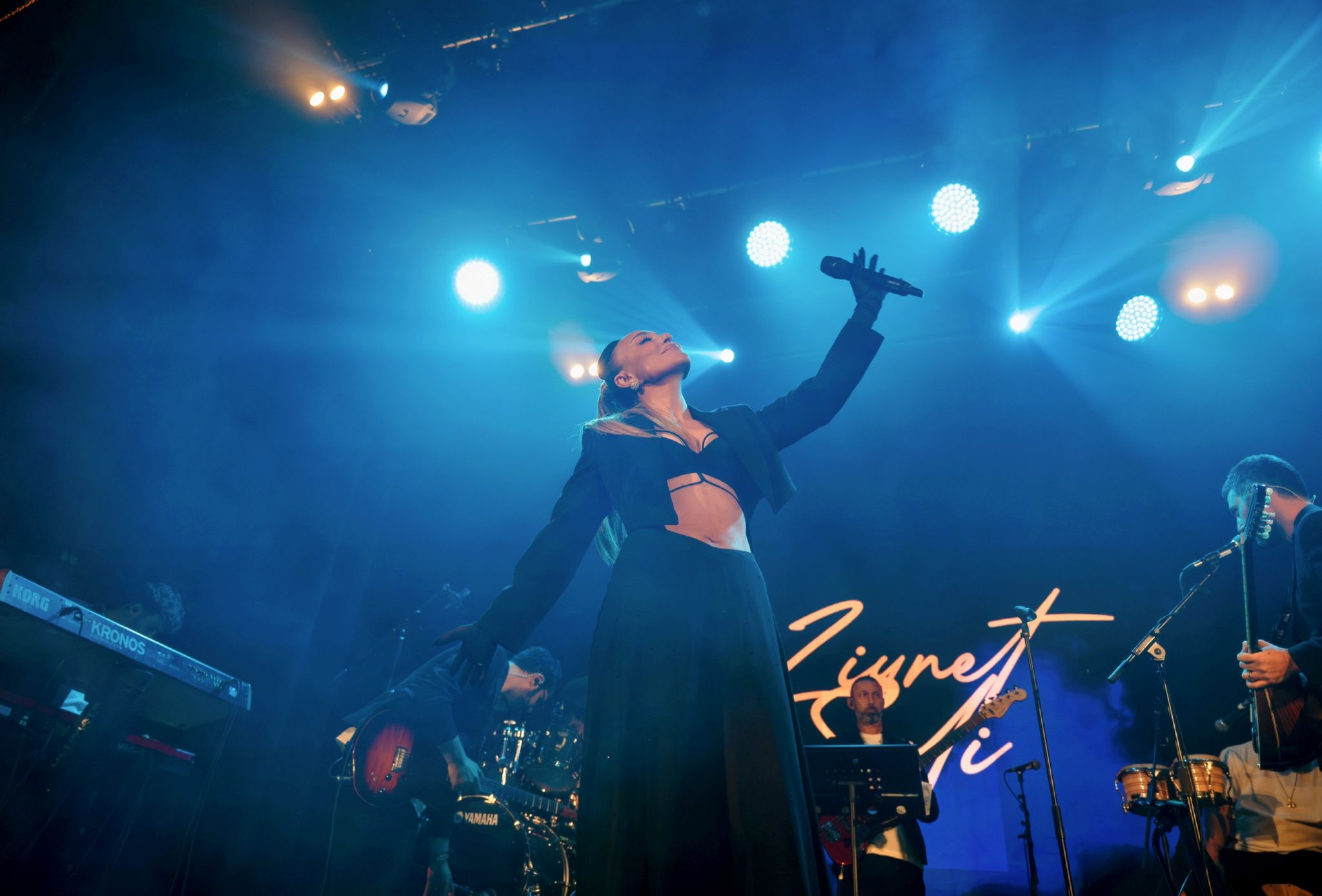 Ziynet Sali’den Londra’da 25. Yıla Görkemli Final