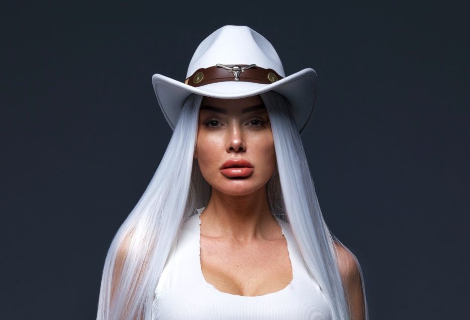 PETEK DİNÇÖZ’DEN EZBER BOZAN İMAJ: NO MAKEUP, FULL ETKİ!