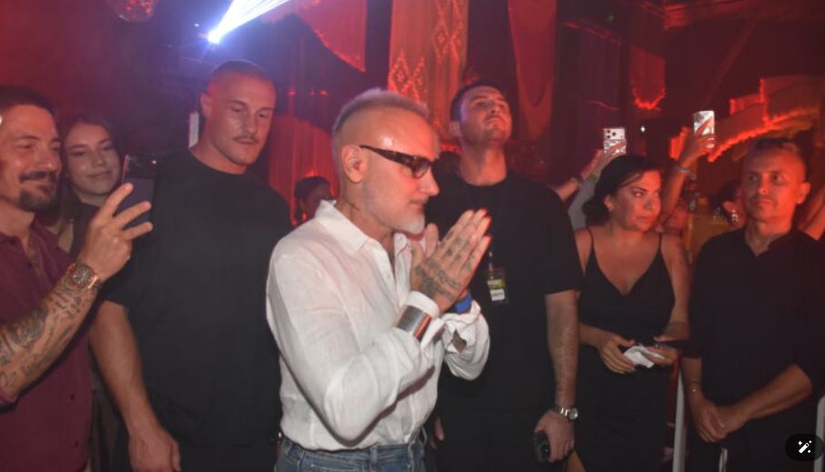 Sosyetenin Fenomeni Gianluca Vacchi, BLM Beach’te Unutulmaz Bir Geceye İmza Attı