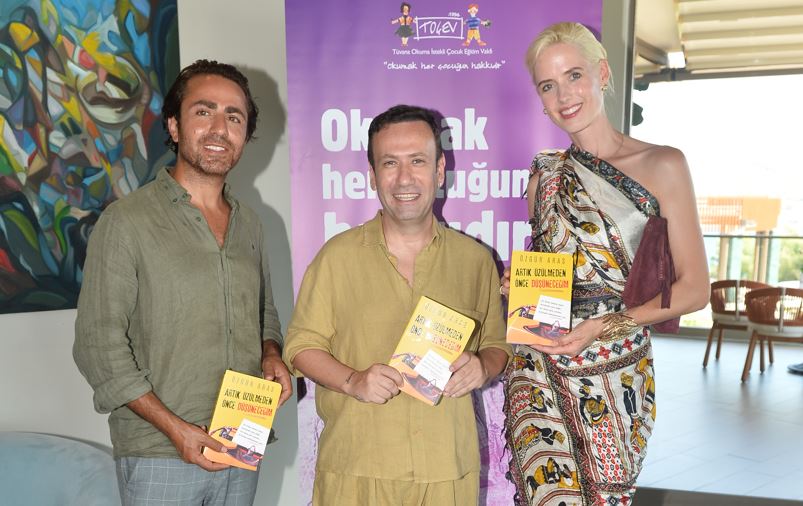 ÖZGÜR ARAS’IN ÇOK KONUŞULAN KİTABI YENI BASKISINI TITANIC LUXURY COLLECTION BODRUM’DA KUTLADI