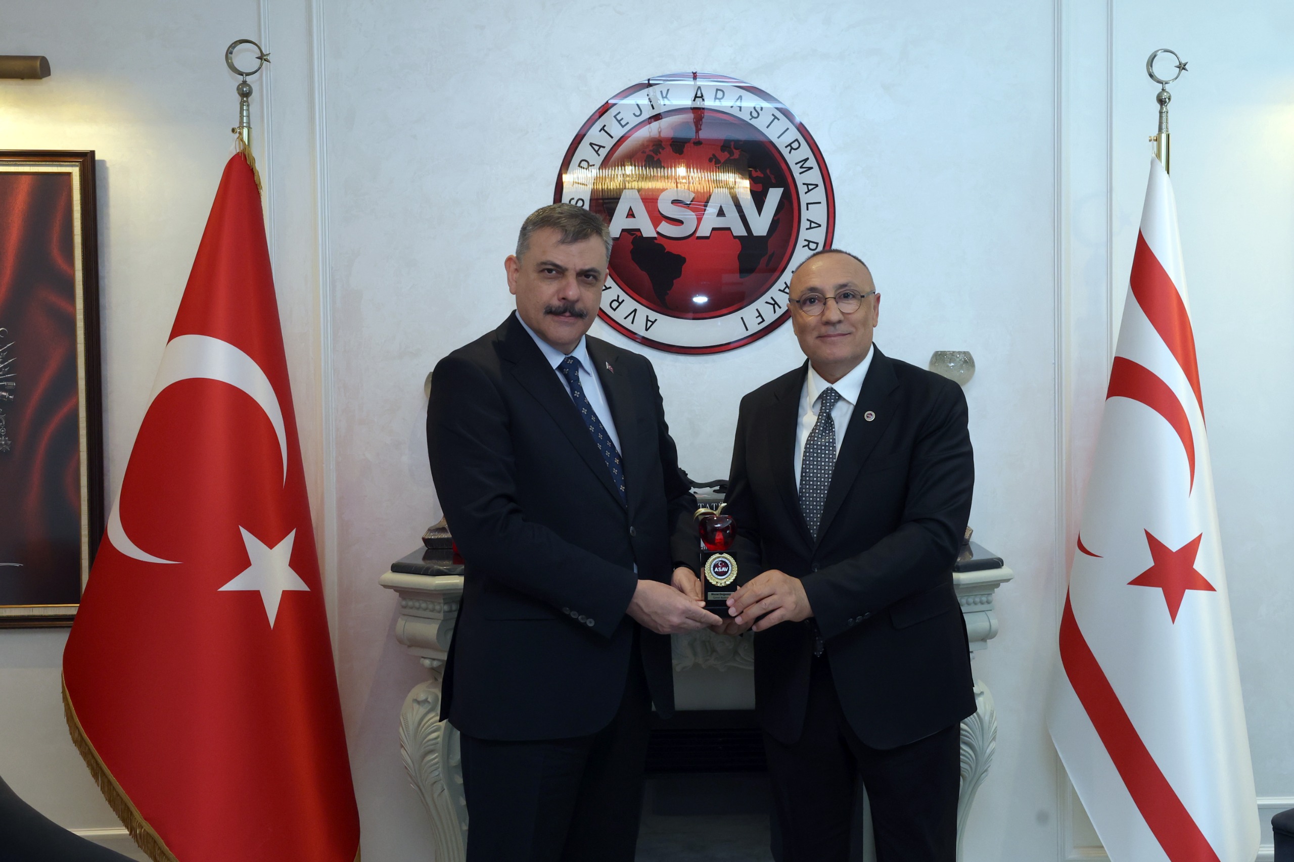 İÇİŞLERİ BAKANI SAYIN MUSTAFA ÇİFTÇİ AVRASYA STRATEJİK ARAŞTIRMALAR VAKFI’NI (ASAV) ZİYARET ETTİ